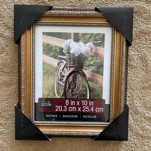 Studio Decor picture frame.